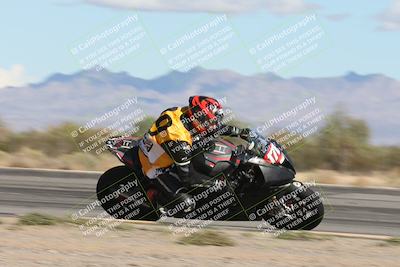 media/Nov-16-2025-Race Pace (Sun) [[8c5fa54630]]/Non Verified Riders (1st 20 Minutes)/3-Turn 3 Inside (11am)/